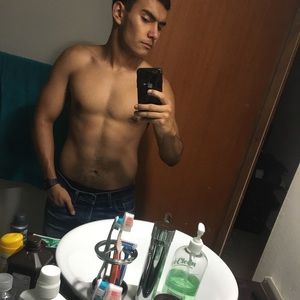 Meet your Posher, Leonardo javier